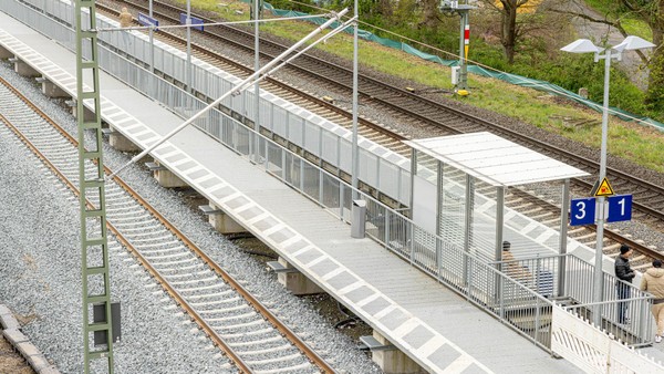 Gesperrte Bahnstrecke: Personenverkehr startet nur schrittweise - der Grund