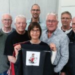 Glühbirne wechseln, Bild aufhängen: Heinzelwerker helfen bei Not im Haushalt