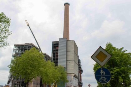 Kaminabriss am Kraftwerk Voerde: Straßensperrung dauert länger als geplant