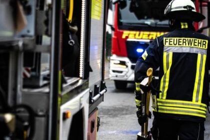 Katze auf Baum, Personen eingeschlossen: Viele Einsätze am Feiertag in Dinslaken