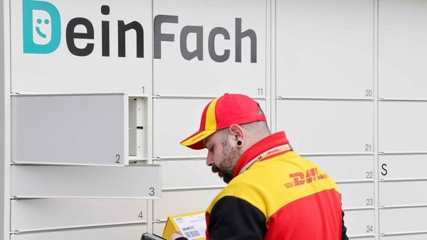 Neuer Paketautomat in Dinslaken soll Versand und Abholung erleichtern