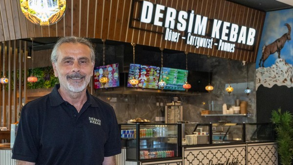 Neueröffnung in der Neutor-Galerie: Dursun Celik ist wieder da