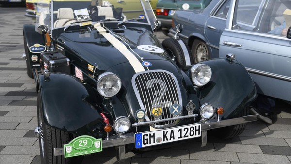 Oldtimer-Rallye-Start in Voerde 2026: Das sind die schönsten Bilder