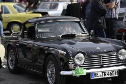 Oldtimer-Rallye-Start in Voerde: „Bitte nicht brettern“ – was stattdessen zählte
