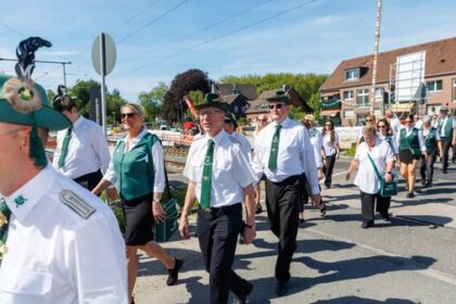 Schützen feiern ausgelassen – kniffliges Problem vor dem Festumzug
