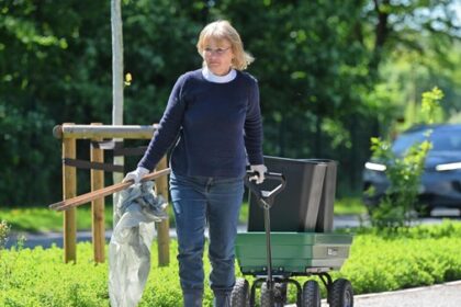 „So verrückt bin ich“: Anette Opriel sammelt in Dinslaken fremden Müll auf