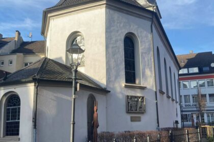 Trauer in Dinslaken: Kirche öffnet nach Tod von zwei Kindern ihre Türen