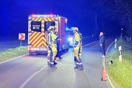 Verkehrsunfall in Hünxe: Quadfahrer landet im Straßengraben