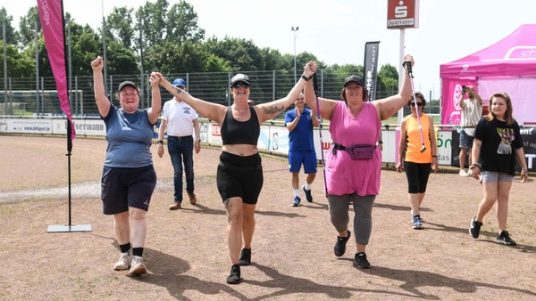 Voerderin legt 150 Kilometer zurück – Schalke-Legende sorgt für Überraschung