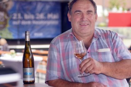 Weinfest 2026 in Dinslaken: Winzer schenken vier Tage in der Innenstadt aus