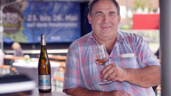 Weinfest 2026 in Dinslaken: Winzer schenken vier Tage in der Innenstadt aus