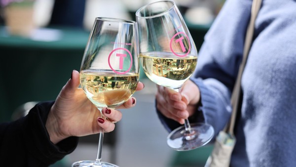 Weinfest in Dinslaken: Tragödie beschäftigt auch die Menschen auf dem Neutorplatz