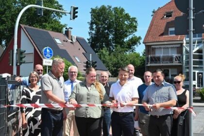 Wichtige Voerder Ampel endlich in Betrieb: Was Radfahrer künftig beachten müssen