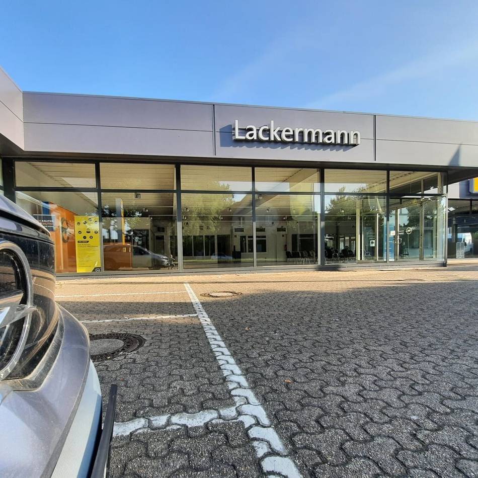 Auch Immobilien in Xanten und Bocholt: Investor aus Dinslaken kauft Weseler Ex-Autohaus Lackermann – das ist geplant
