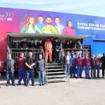 Ausbildung im Kreis Wesel : Besuch von Infotruck und Kaltwalzwerk machen Lust auf Elektro- und Metallindustrie