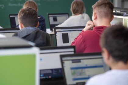 Bots im Unterricht: Dinslakener Lehrer ist gegen „Verteufelung“ von KI