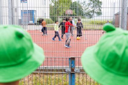 Die Krisen der Welt aus Kinderaugen: Berührender Besuch im Friedensdorf