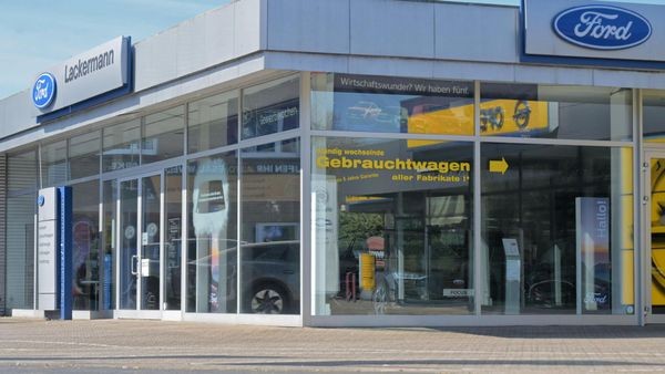 Ehemalige Autohäuser in Wesel und Umgebung: Hellmich kauft Lackermann-Immobilien