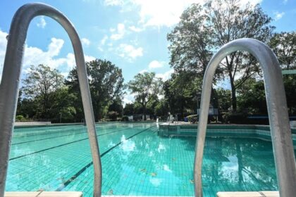 Gewitter in der Nacht: Freibad Voerde nach Sturmschäden geöffnet
