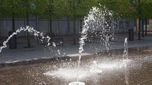 Hitze in Dinslaken - und das Wasserspiel bleibt trocken: Das erklärt die Stadt