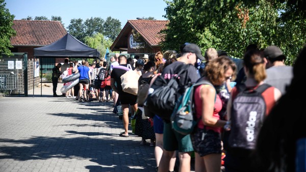 Hochsaison am Tenderingssee: Badegäste fühlen sich „wie im Urlaub“