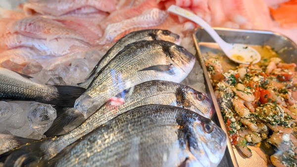 Kein frischer Fisch – Händler stoppt wegen der Hitze den Verkauf