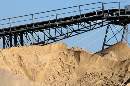 Kiesabbau am Niederrhein : Klagen von Kommunen, Anwohner und Industrie – OVG entscheidet am Freitag