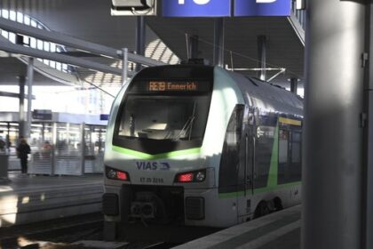 „Körperliche Qual“: Bahnreisende im RE19 klagen über kaputte Klimaanlage