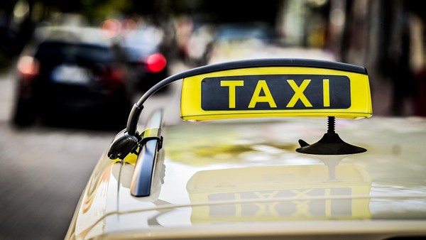 Konkurrenzkampf mit Uber: Festpreis für Kunden im Kreis Wesel auch beim Taxi?