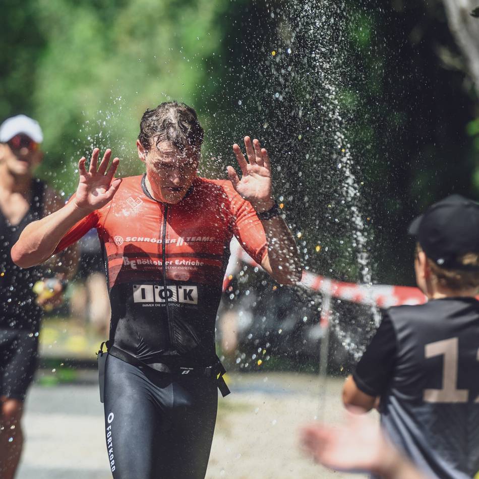 Logbuch, Stimmen, Fotos: Niederrhein Triathlon 2026: Als es nur noch ums „Überleben“ ging