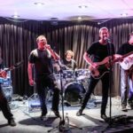 Mehr als nur „verfrickeltes Gitarrenzeug“: „In Levitation“ spielten mit Freunden