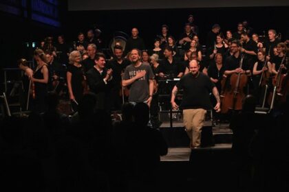 Musik und Physik in Dinslaken: Wenn die Tesla-Spule „Final Countdown“ mitspielt