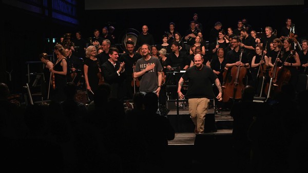 Musik und Physik in Dinslaken: Wenn die Tesla-Spule „Final Countdown“ mitspielt
