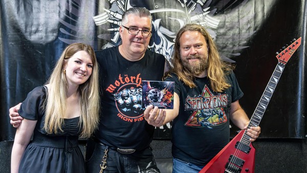 Neues Album: Band „Terrorstahl“ meldet sich mit „Gravitationskollaps“ zurück