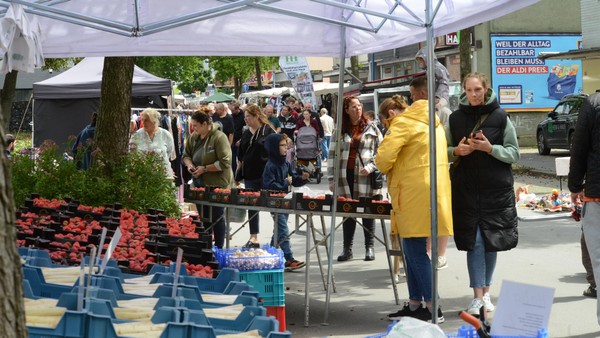 Voerde-Friedrichsfeld: Dorffest vereint Gemeinschaft, Genuss und Unterhaltung
