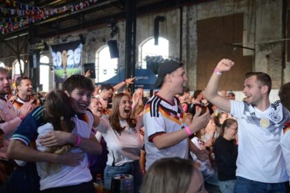 WM: Public Viewing in Dinslaken – Partystimmung und eine Liebesgeschichte