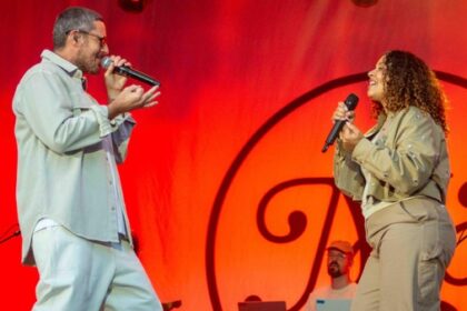 „A-N-N-A“ in Dinslaken: Max Herre und Joy Denalane bringen Burgtheater zum Beben