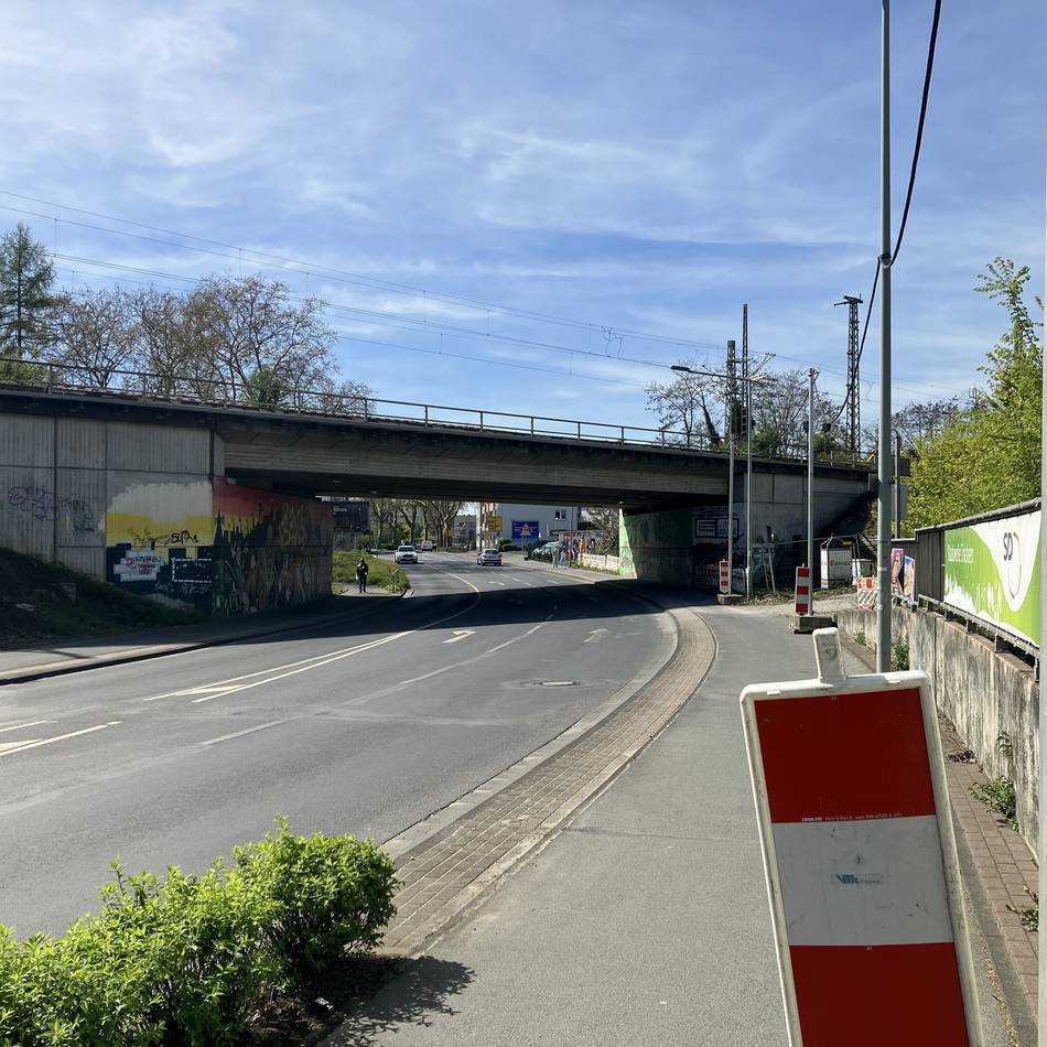 Bahn baut: Zwei Straßen in Dinslaken monatelang halbseitig gesperrt