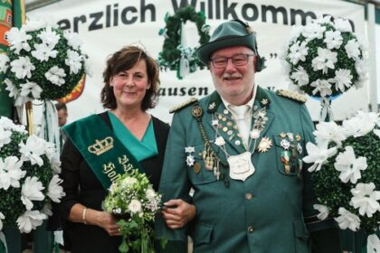 BSV Holthausen feiert Schützenfest mit Kneipenquiz, Krönung und Zapfenstreich