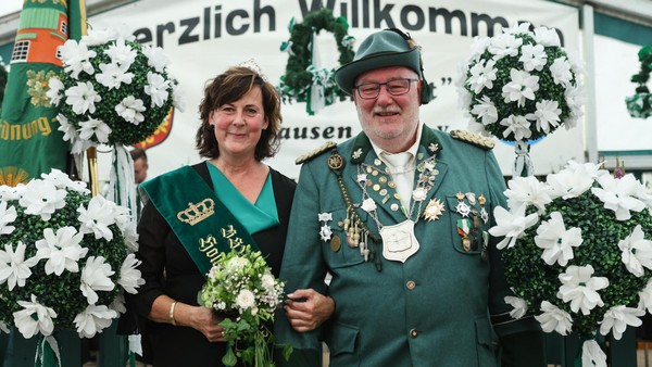 BSV Holthausen feiert Schützenfest mit Kneipenquiz, Krönung und Zapfenstreich