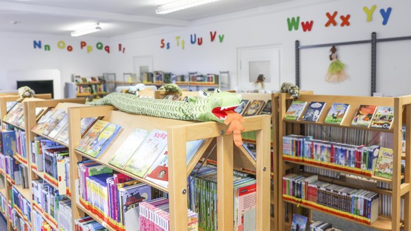 Bücherstube Lohberg: Dinslakener Bürgermeister sendet Signal der Hoffnung