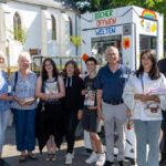 Bunte Bücher-Telefonzelle in Hiesfeld: Kinder gestalten kreatives Kunstprojekt