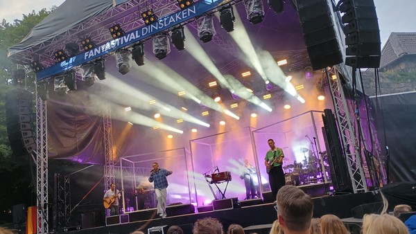 ClockClock beim Dinslakener Fantastival: Sommerabend-Pop mit lieben Leuten