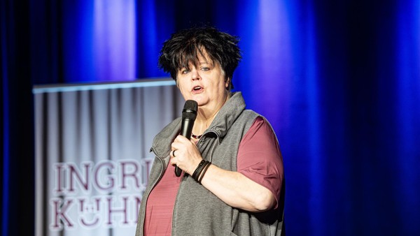 Die Humor-Königin vom Niederrhein: „Ich bin bewusst keine Polit-Kabarettistin“