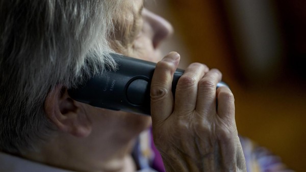 Falsche Bankmitarbeiter erbeuten bei Senior in Hünxe Bargeld und Bankkarte