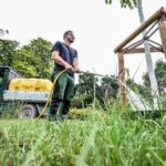 Gießen, schneiden, gießen: Hitze bringt Gärtner auf Friedhöfen ans Limit