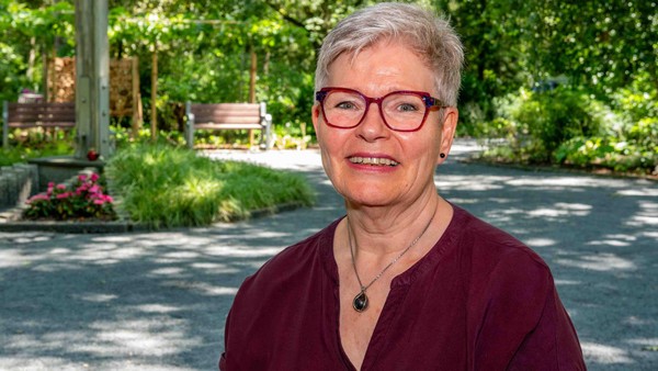 Heilpraktikerin aus Voerde darf jetzt Beerdigungen leiten: „neue Erfahrung“