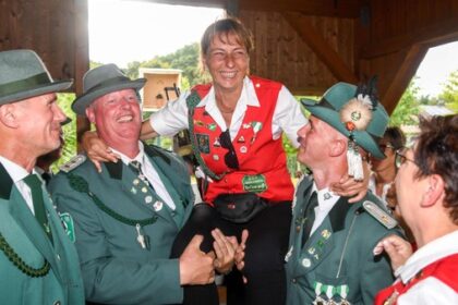Königin und Prinzessin: Beim BSV Oberlohberg regieren nun die Frauen