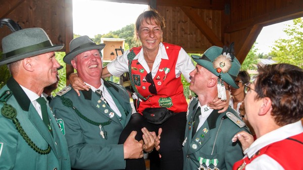 Königin und Prinzessin: Beim BSV Oberlohberg regieren nun die Frauen