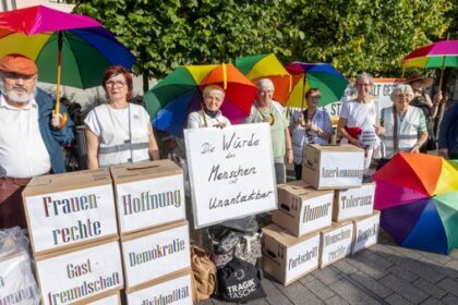 Mahnwache gegen Rechtsextremismus in Dinslaken: Erinnerung an Völkermord
